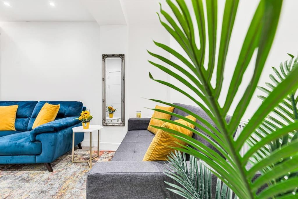 Luxstay Holland Park Apartment With Ac Лондон Екстериор снимка