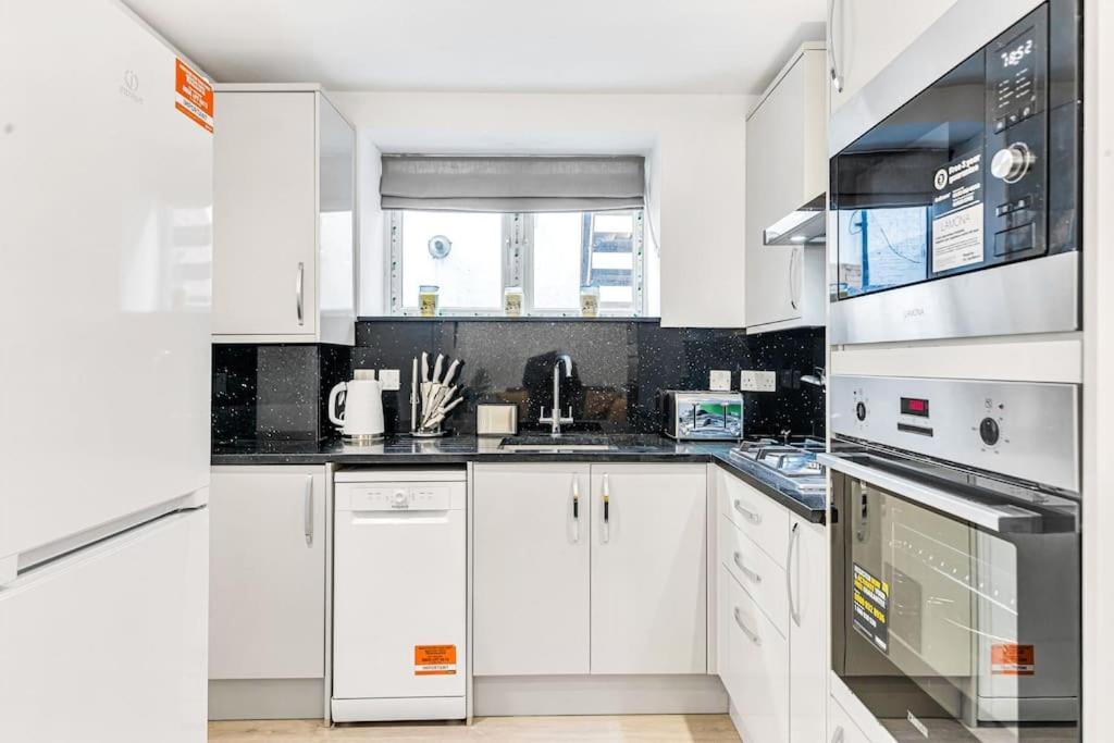 Luxstay Holland Park Apartment With Ac Лондон Екстериор снимка