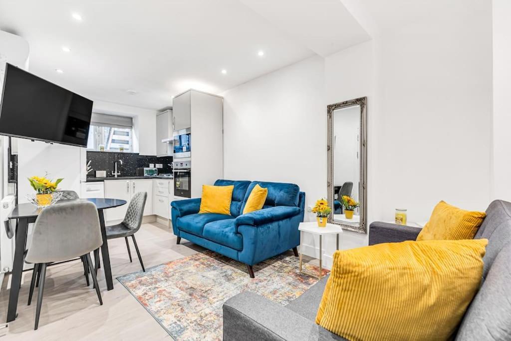 Luxstay Holland Park Apartment With Ac Лондон Екстериор снимка